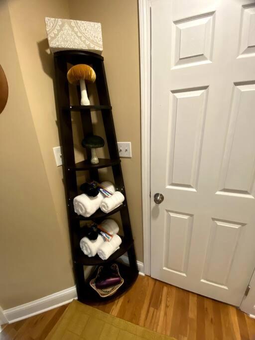 Cozy Boston Getaway Apartment! Free Parking Buitenkant foto